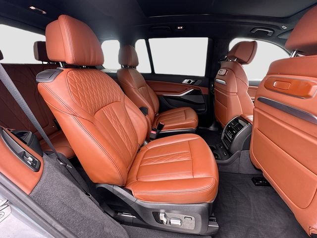 Used 2025 Gray BMW M60i image 30