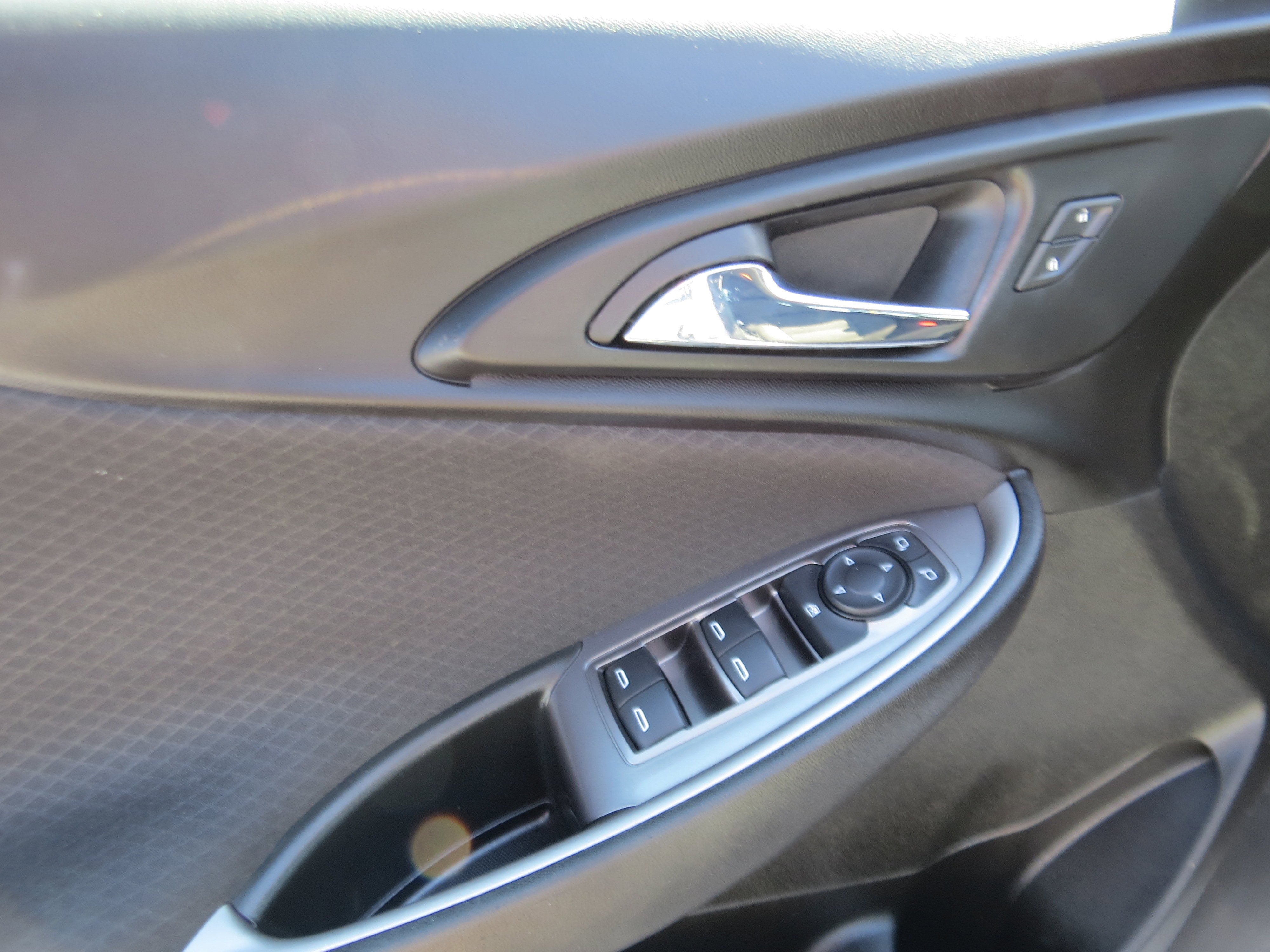 Used 2021 Summit White Chevrolet LS image 16