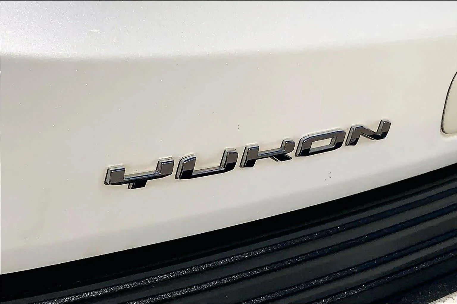 Used 2021 WHITE FROST TRICOAT GMC SLT image 29