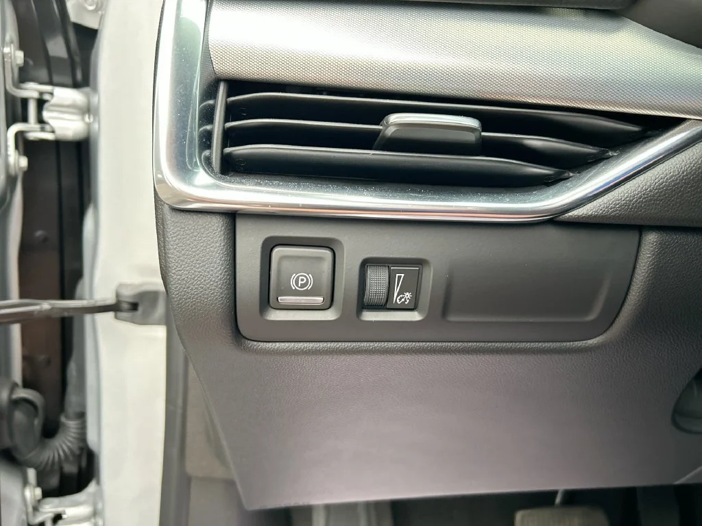 Used 2019 RADIANT SILVER METALLIC Cadillac AWD Premium Luxury image 20