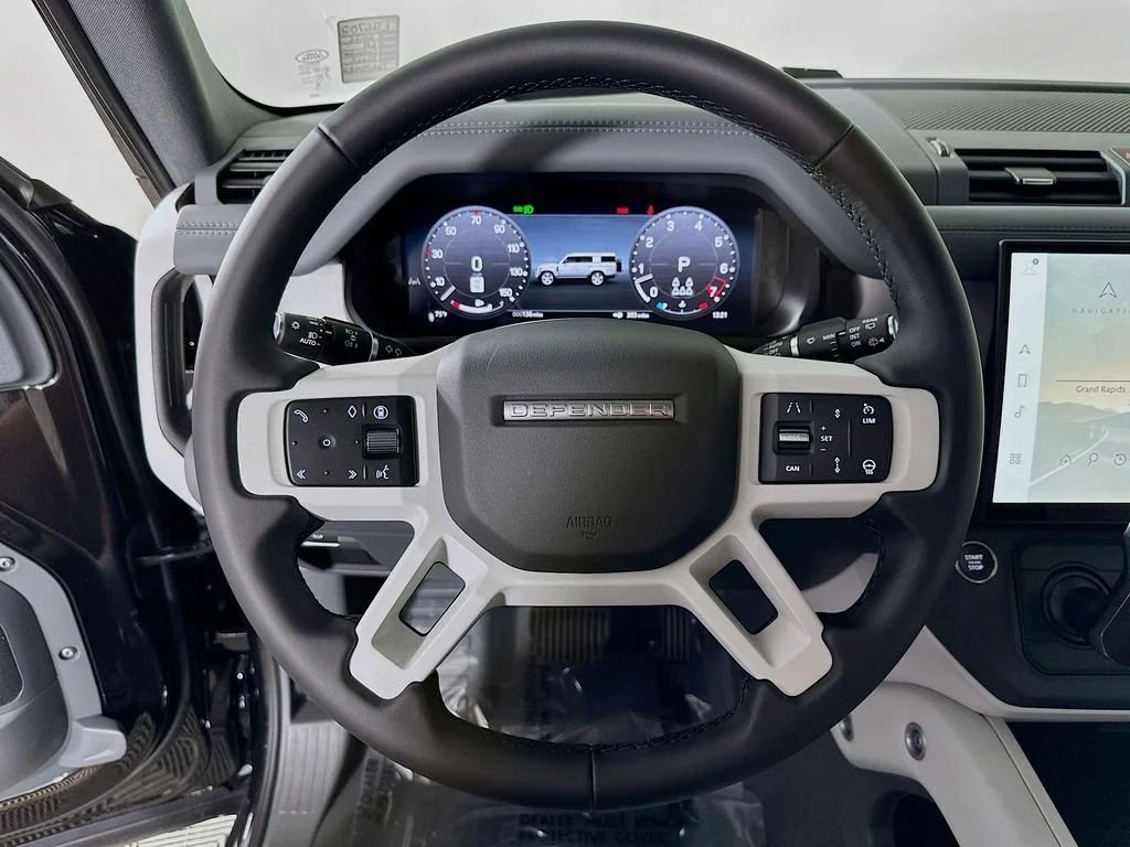 New 2026 Santorini Black Land Rover X-Dynamic SE image 12