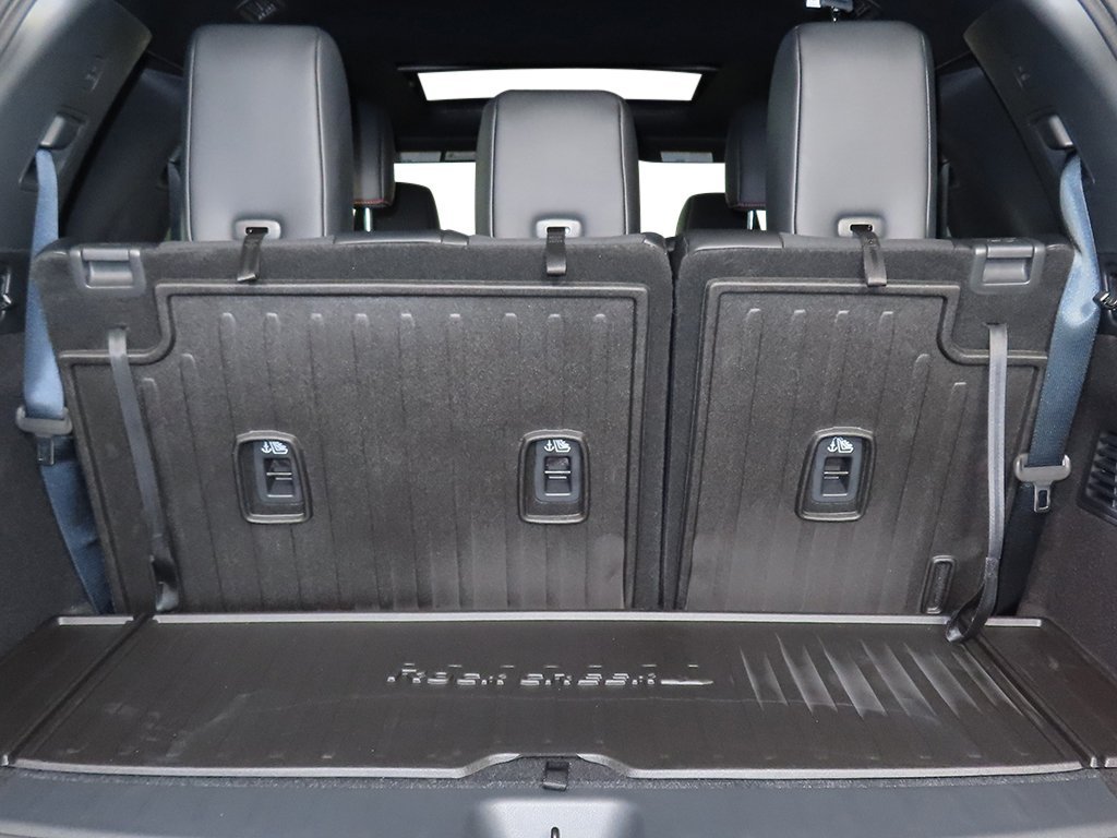 New 2026 Boulder Gray Pearl / Super Black Two-tone Nissan Rock Creek® image 28