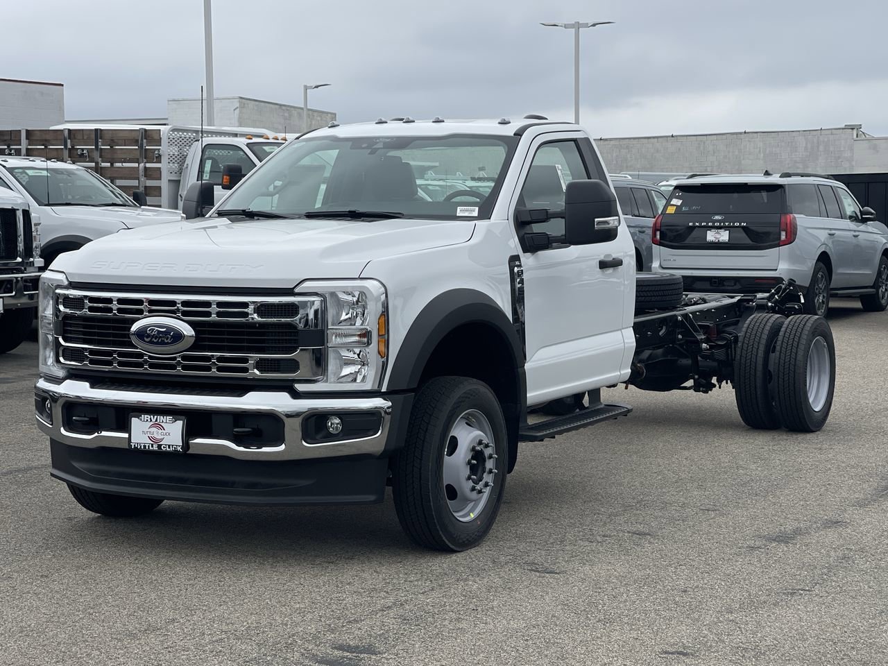 2025 Ford F-450 Super Duty Chassis Cab XL - Photo 3