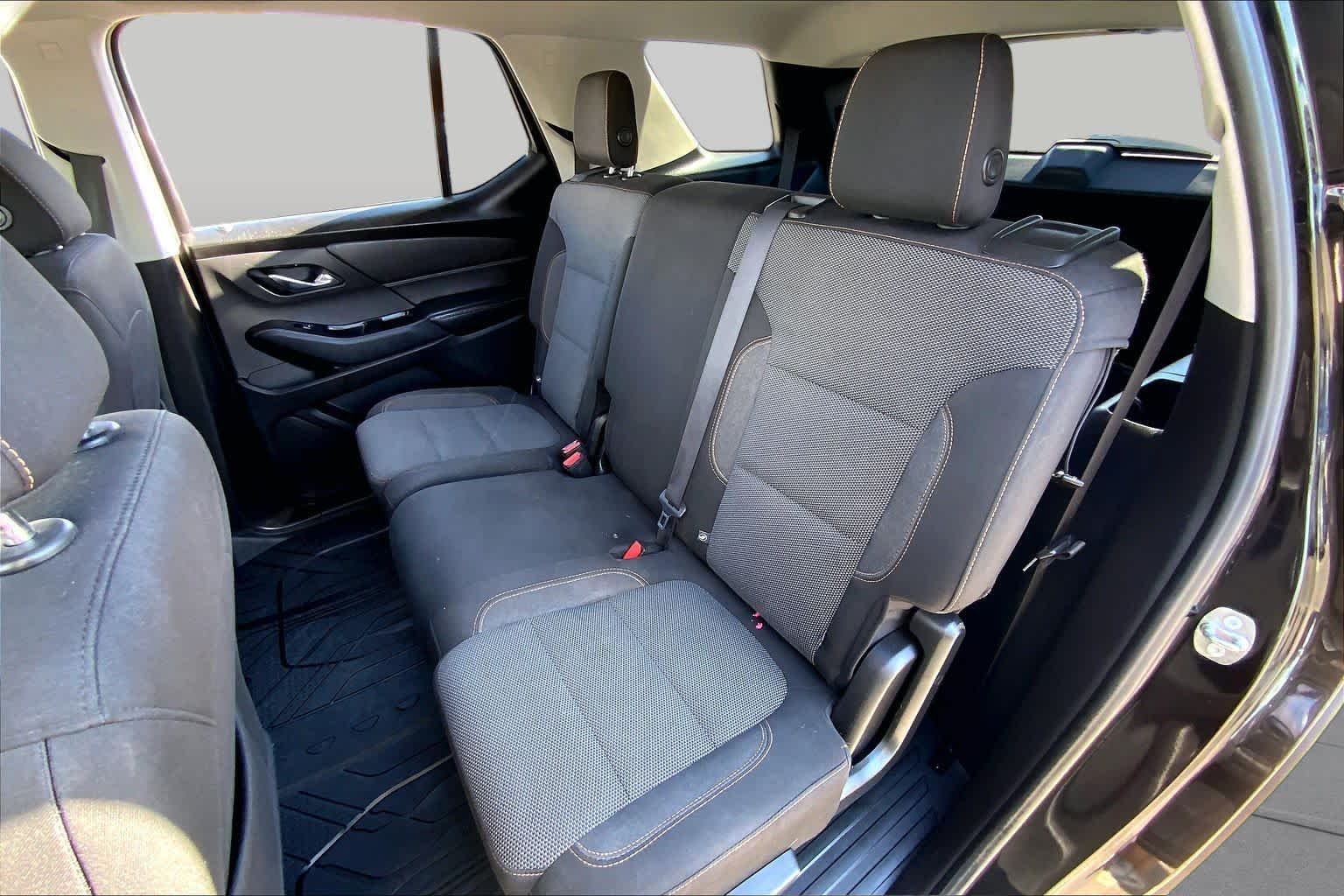 Used 2018 Mosaic Black Metallic Chevrolet LT Cloth image 20