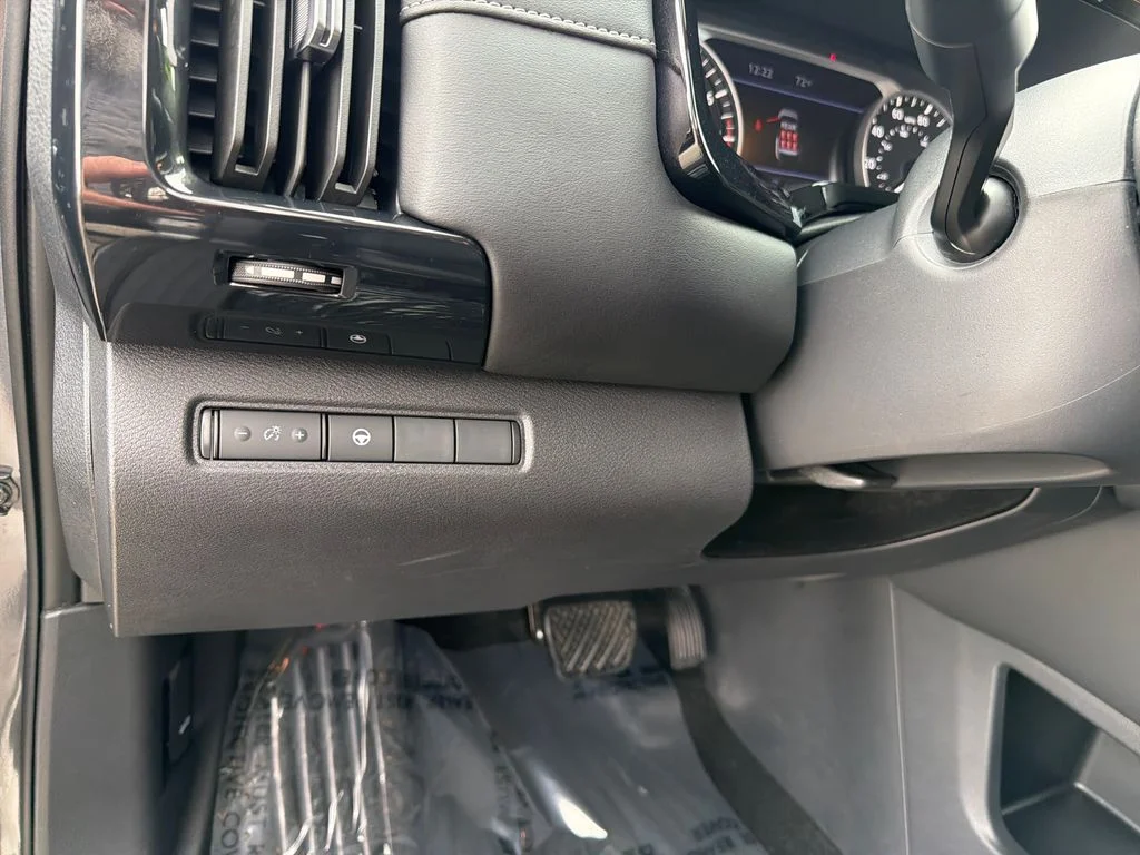 2023 Nissan Pathfinder SV - Photo 18