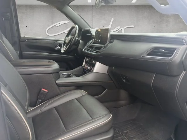 Used 2022 White GMC SLT image 25