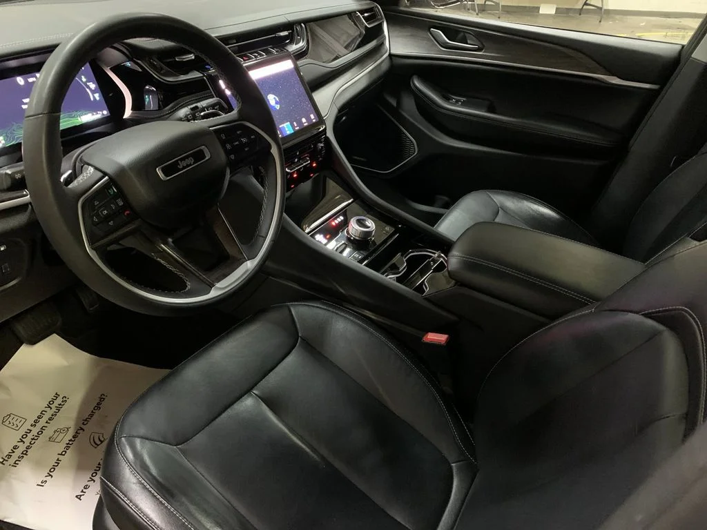 Used 2022 Silver Jeep 4xe image 11