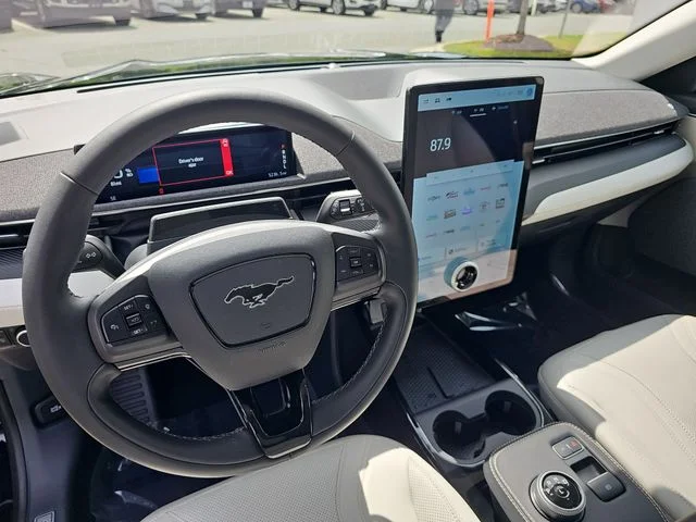 Used 2023 Black Ford Premium image 16