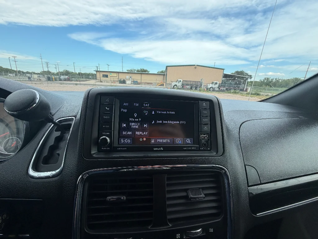 Used 2018 White Knuckle Clearcoat Dodge SXT image 16