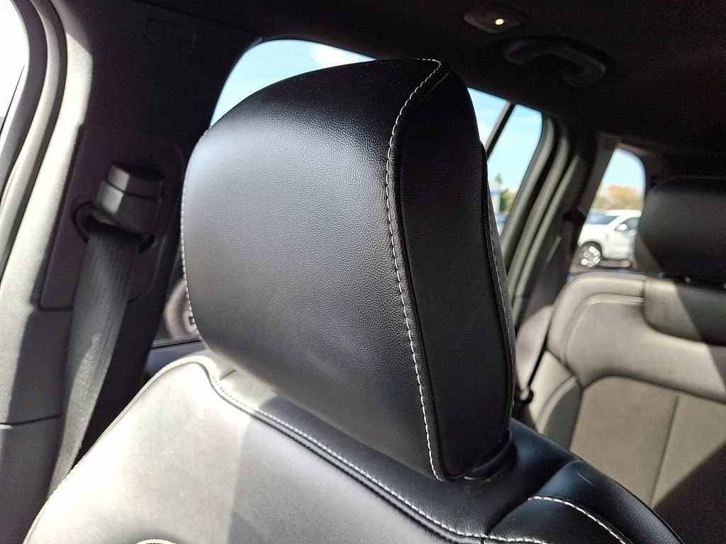 Used 2023 White Jeep Altitude 4x4 image 51
