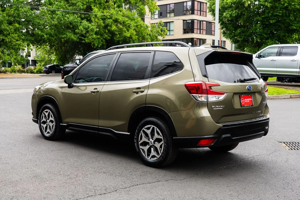 Used 2022 Green Subaru Premium image 4