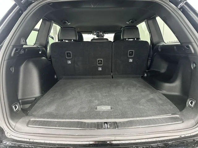 Used 2024 Black Jeep Altitude image 20