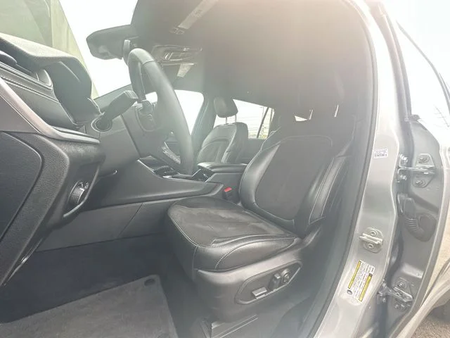 Used 2023 Silver Jeep Altitude image 13