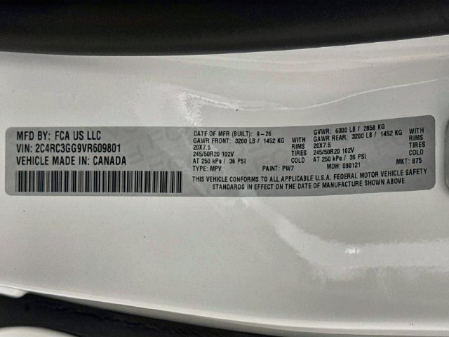 New 2027 Bright White Clear-Coat Paint Chrysler Limited image 34