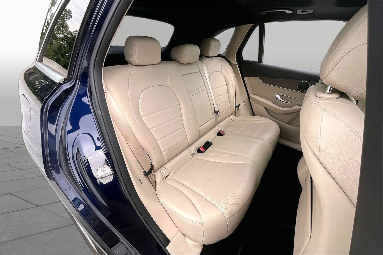 Used 2018 Lunar Blue Metallic Mercedes-Benz GLC 300 image 20