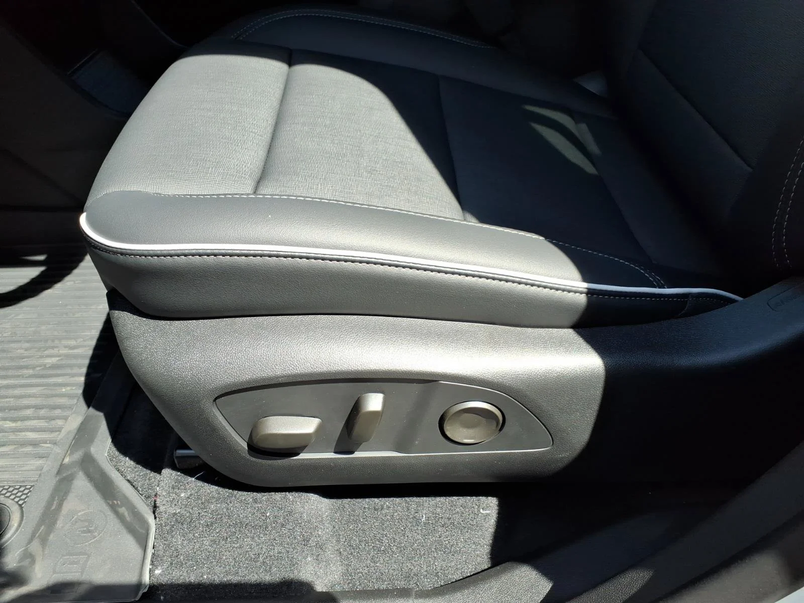 2026 Buick Enclave Preferred - Photo 13