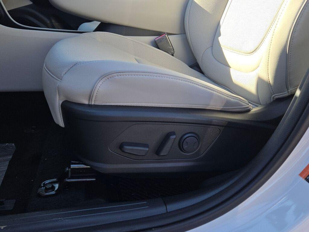 New 2026 Serenity White Pearl Hyundai Limited AWD image 25