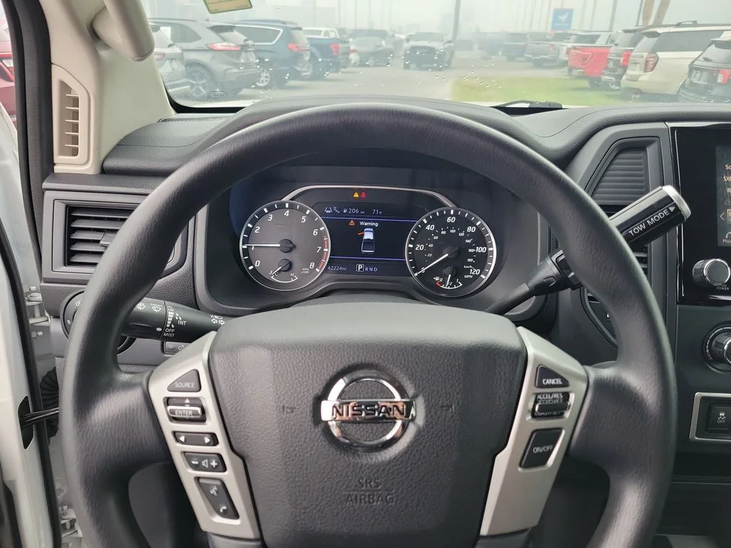 Used 2022 Glacier White Nissan S image 18