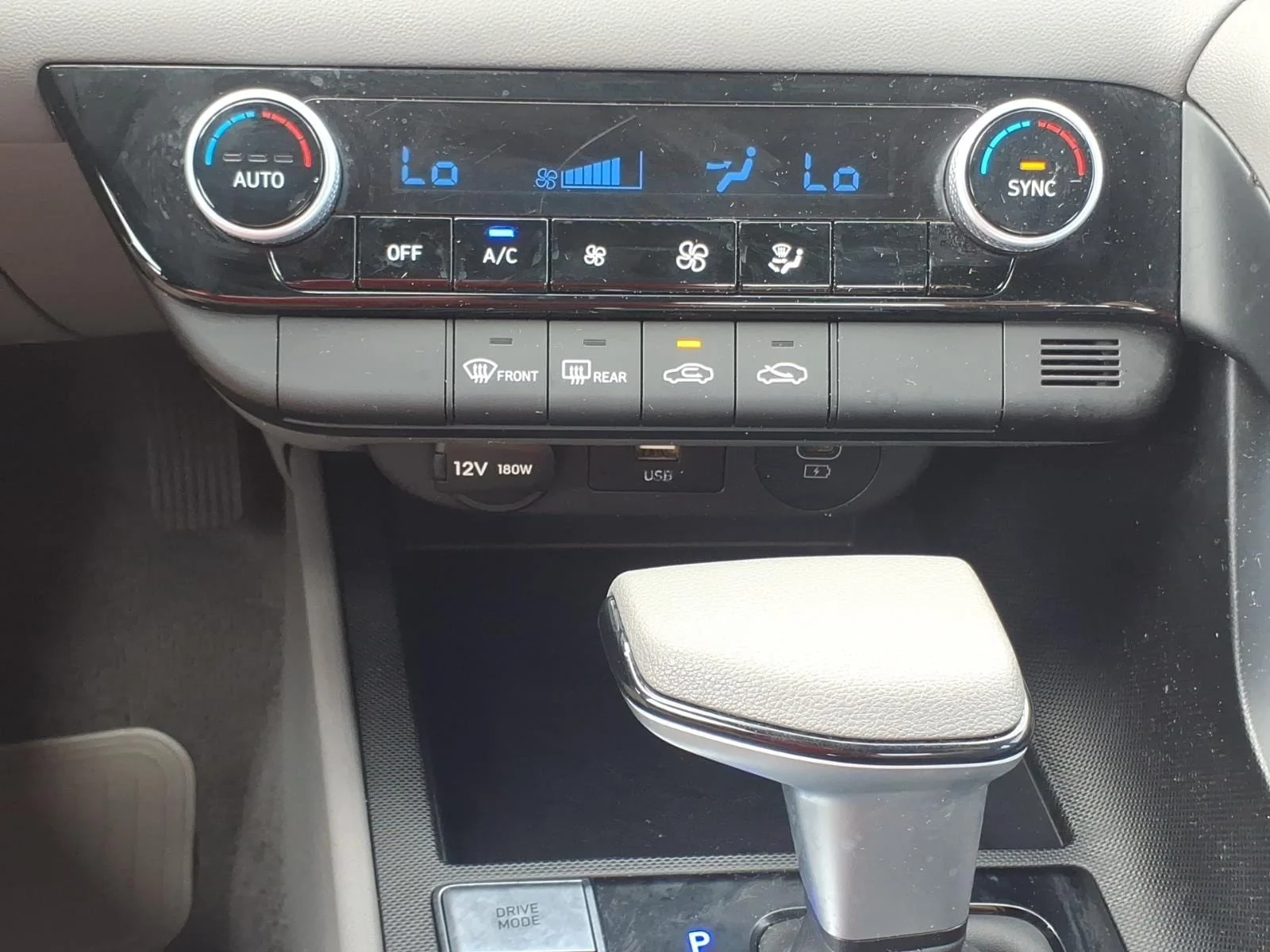 Used 2024 Fluid Metal Hyundai SEL image 22