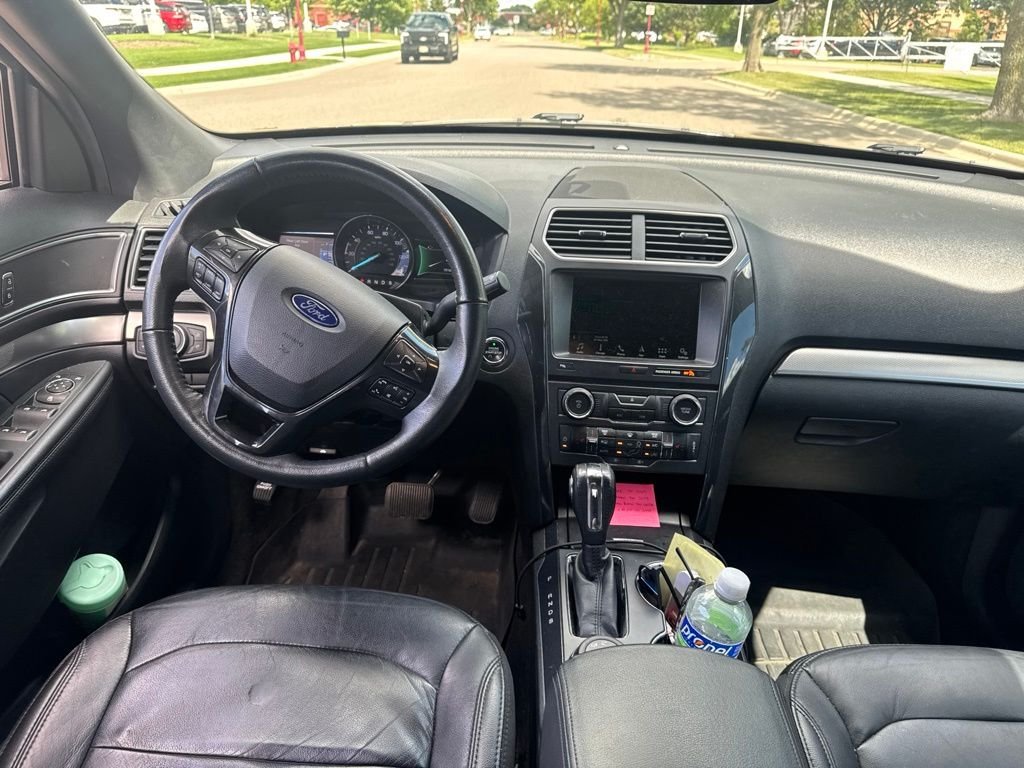 Used 2018 Black Ford XLT image 9