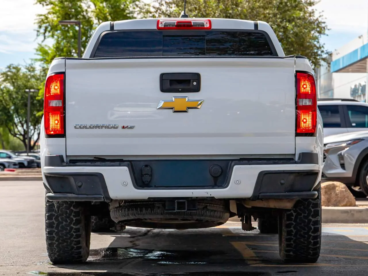 Certified Used 2019 SUMMIT WHITE Chevrolet 4WD Z71 image 5