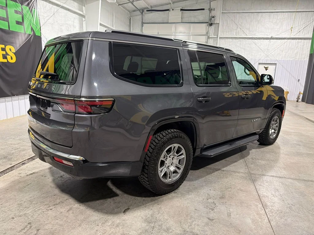 Certified Used 2023 Baltic Gray Metallic Clearcoat Jeep Series I image 7