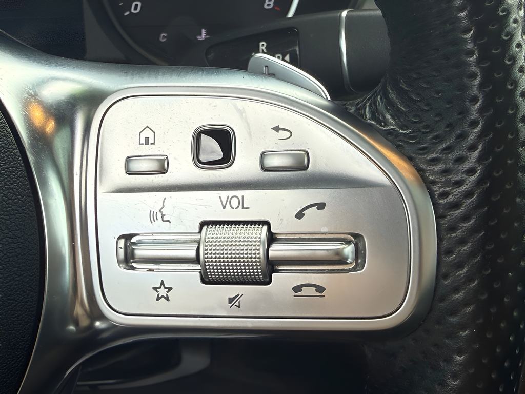 Used 2022 White Mercedes-Benz GLC 300 image 16