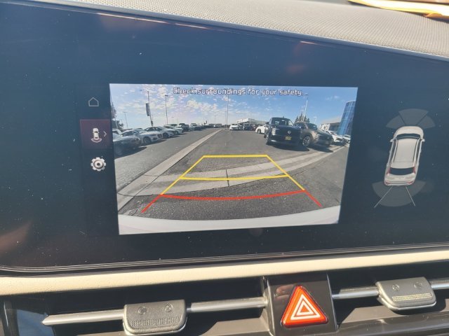 Used 2023 White Kia Wave image 22