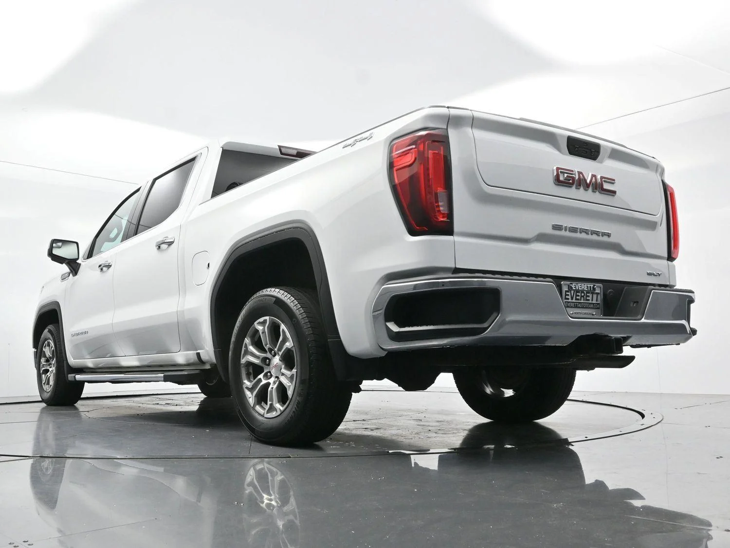 Used 2022 Summit White GMC SLT image 47