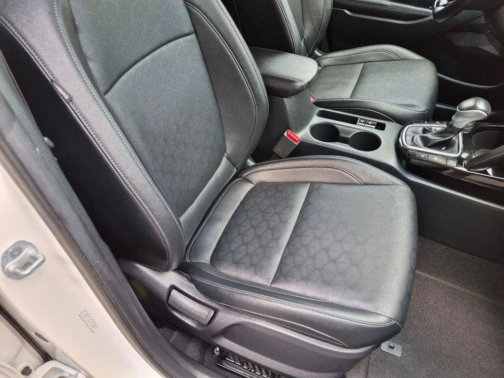 Used 2024 White Kia SX image 26