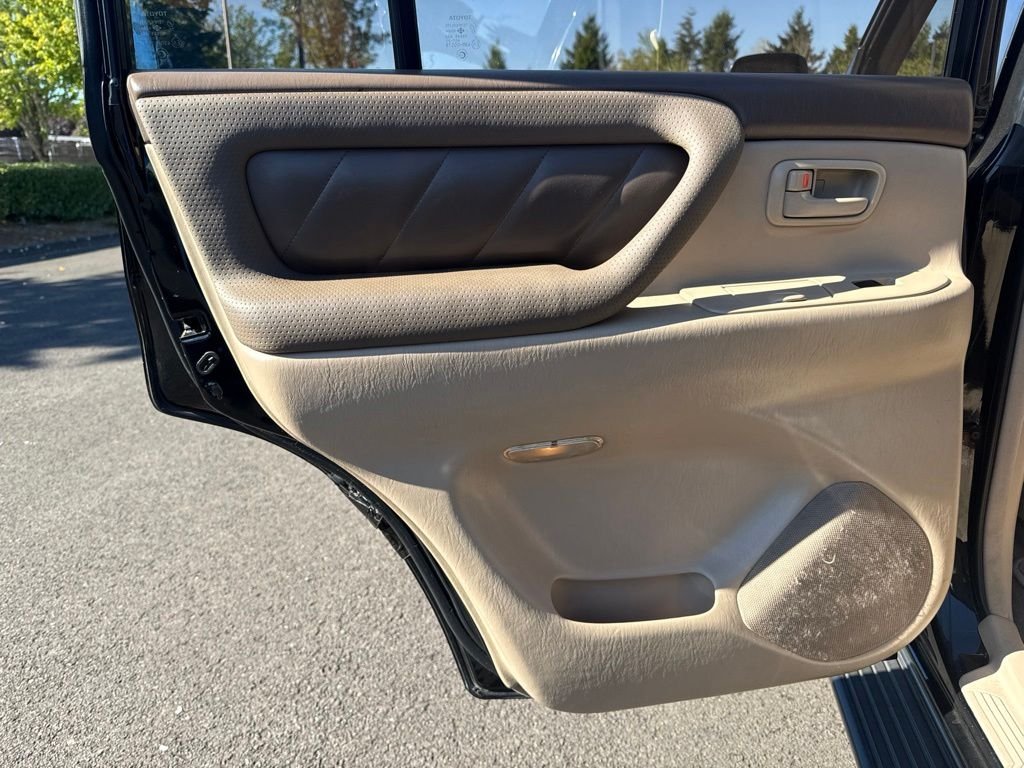 Used 2000 Black Toyota Base image 21