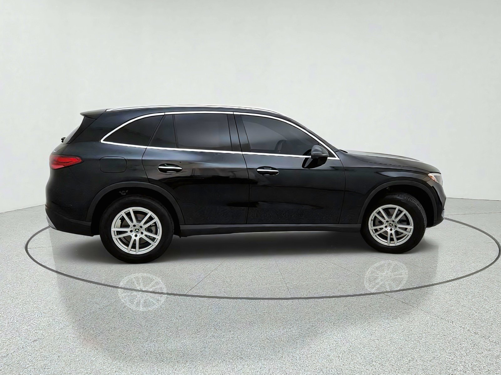 Used 2023 Black Mercedes-Benz GLC 300 image 7