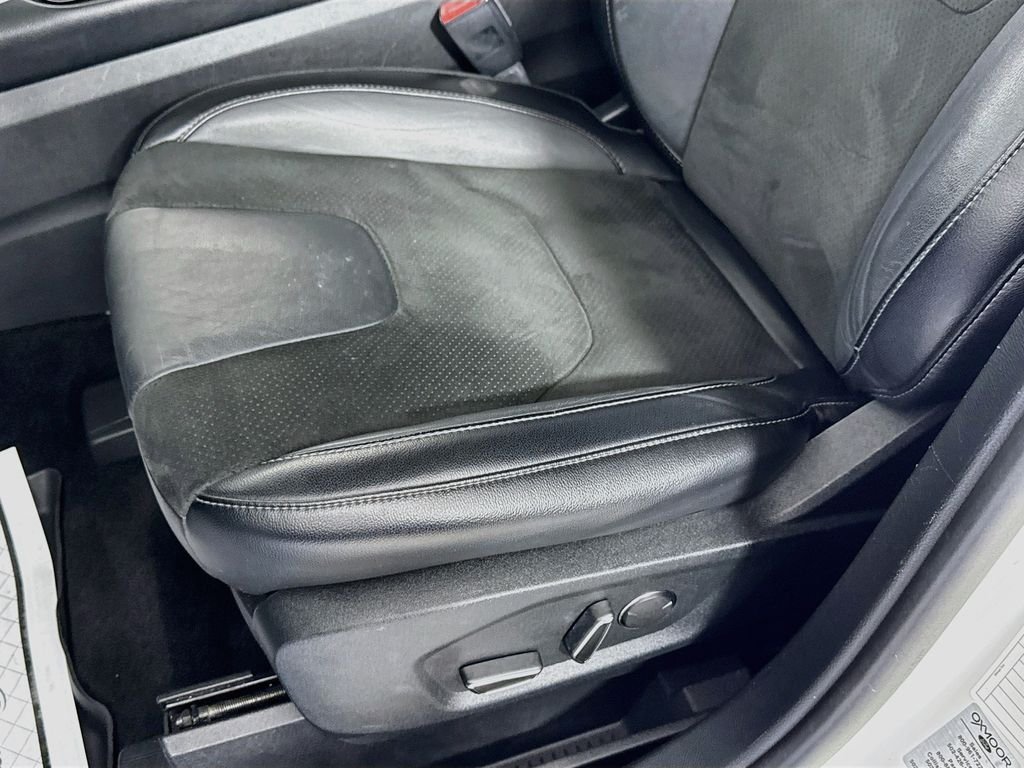 Used 2018 White Platinum Metallic Tri-Coat Ford Sport image 22