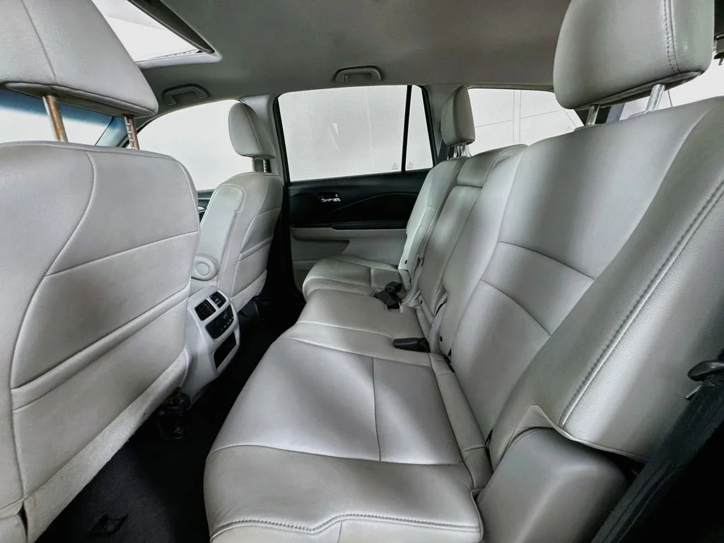 Used 2016 Silver Honda EX-L image 30