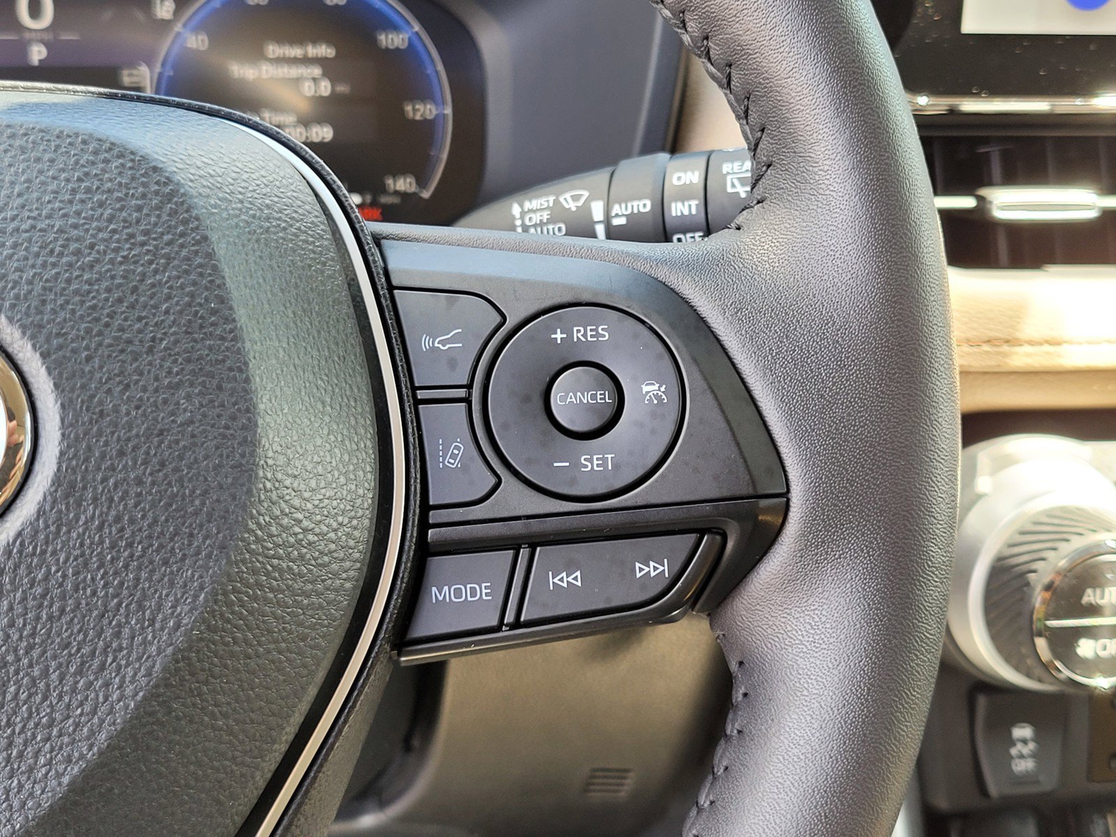 Certified Used 2025  Toyota Limited image 26