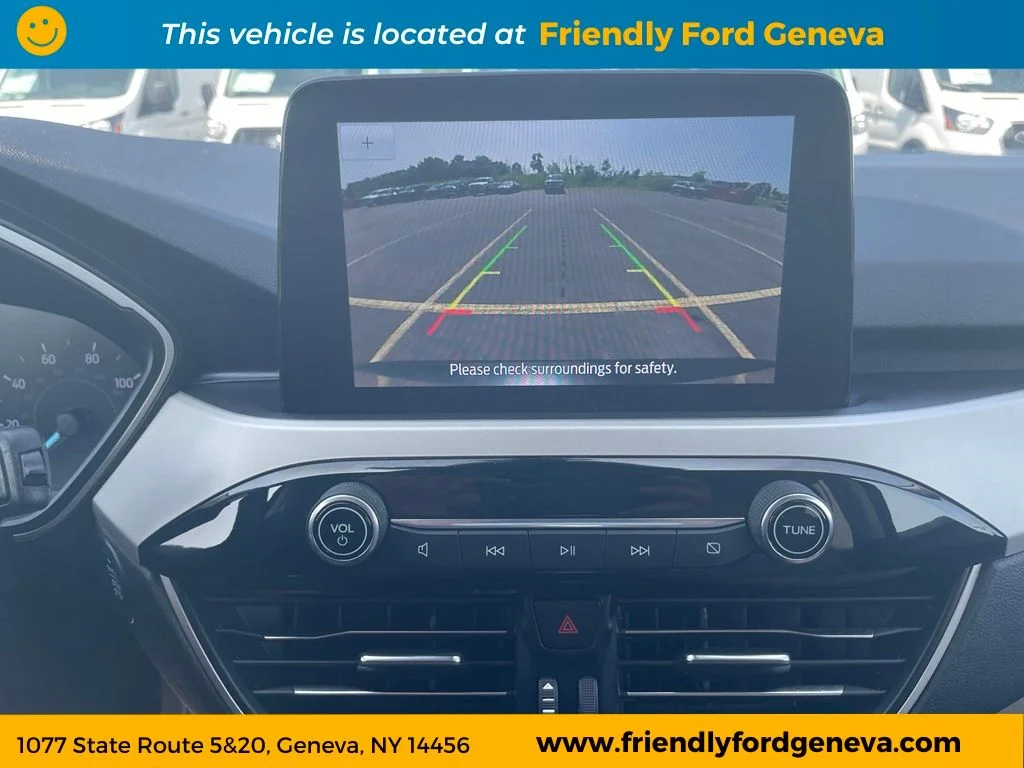Used 2021 Gold Ford SE image 22