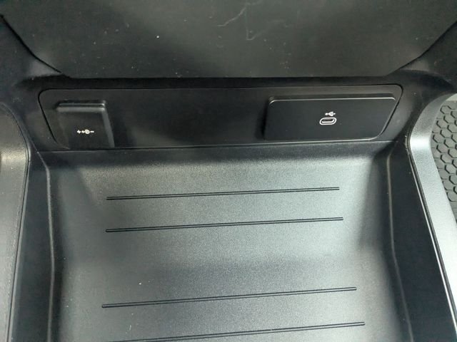 New 2026 Woolstone Green Land Rover X-Dynamic SE image 21