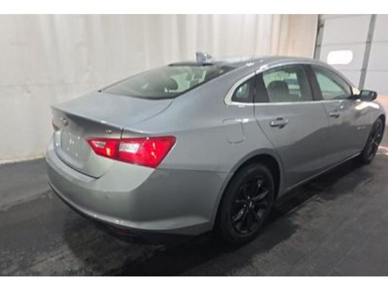 Used 2024 Sterling Grey Metallic Chevrolet LT (1LT) image 4