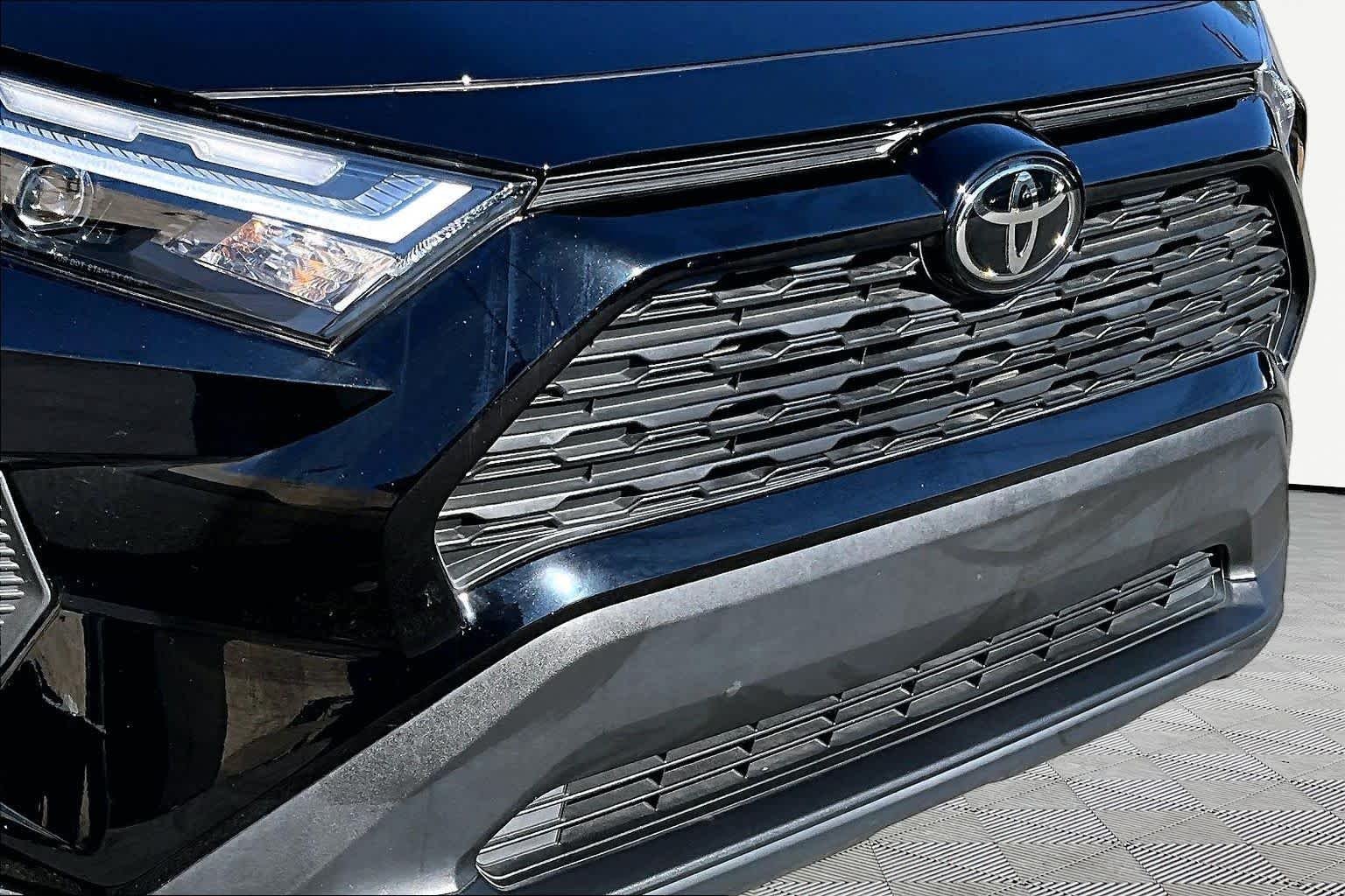 Used 2024 Midnight Black Metallic Toyota XLE image 30