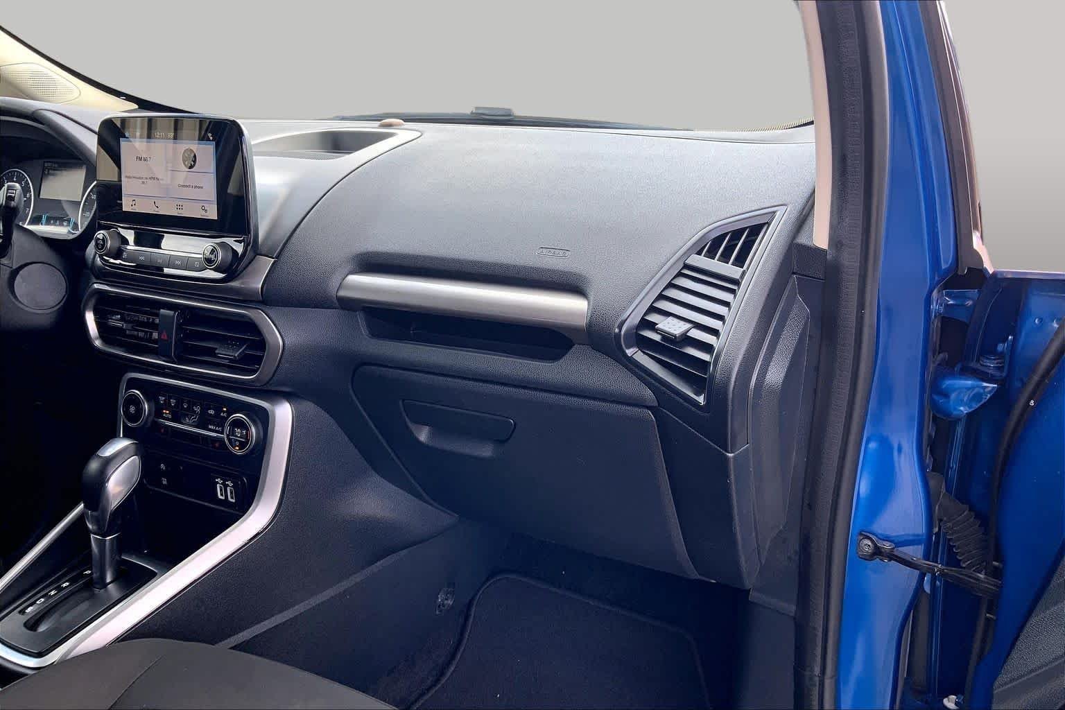 Used 2018 Lightning Blue Metallic Ford SE image 15