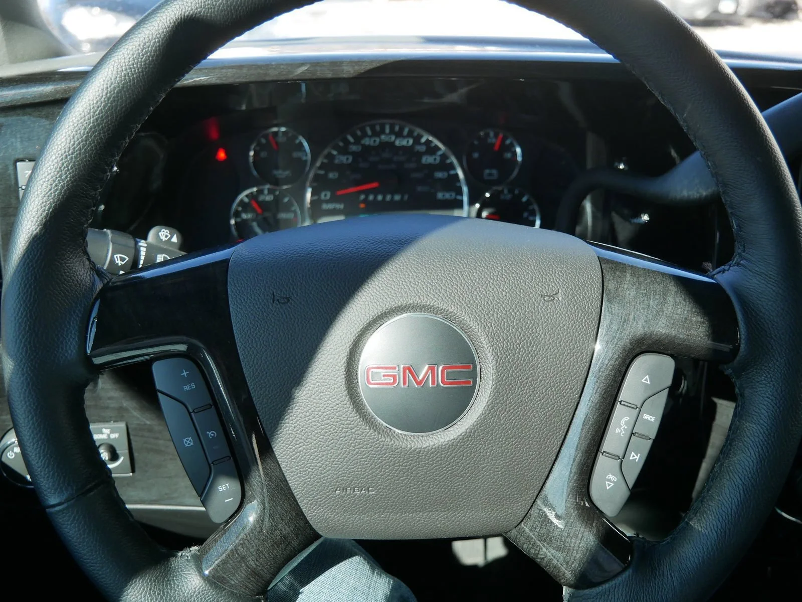 Used 2025 Onyx Black GMC Work Van image 45