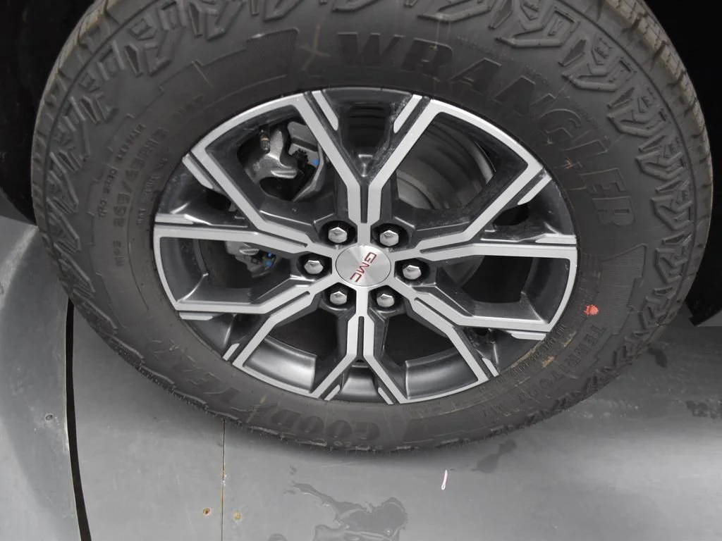 2026 GMC Acadia AT4 - Photo 26