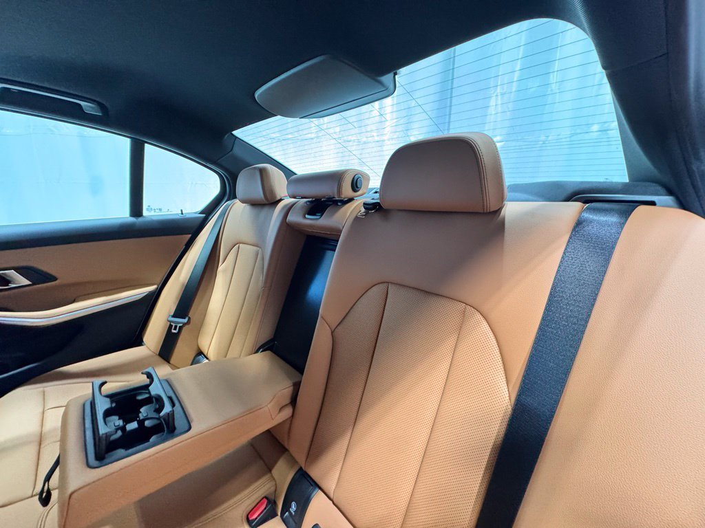 2026 BMW 3 Series 330i - Photo 21