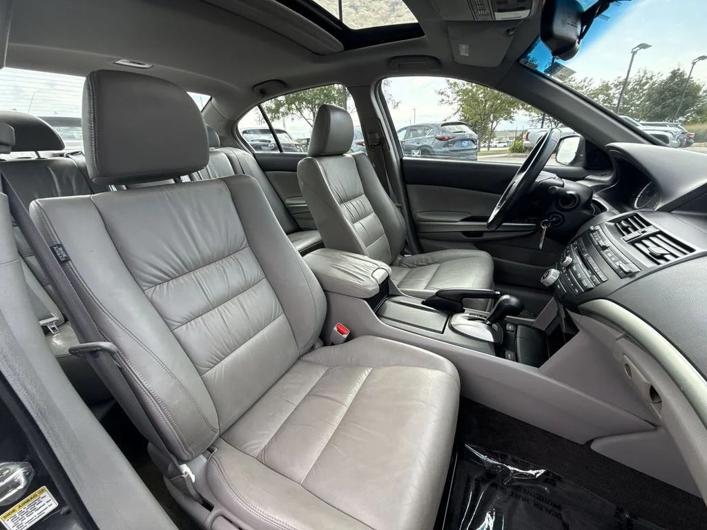 Used 2009 Gray Honda EX-L image 25