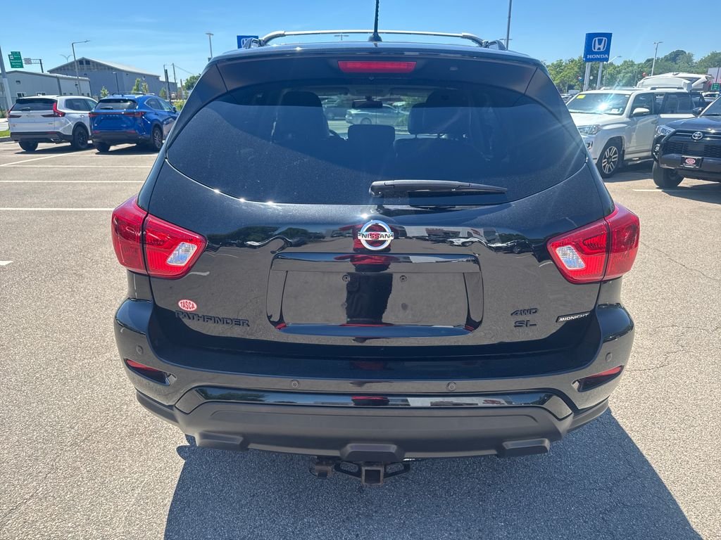 Used 2018 Black Nissan SL image 6