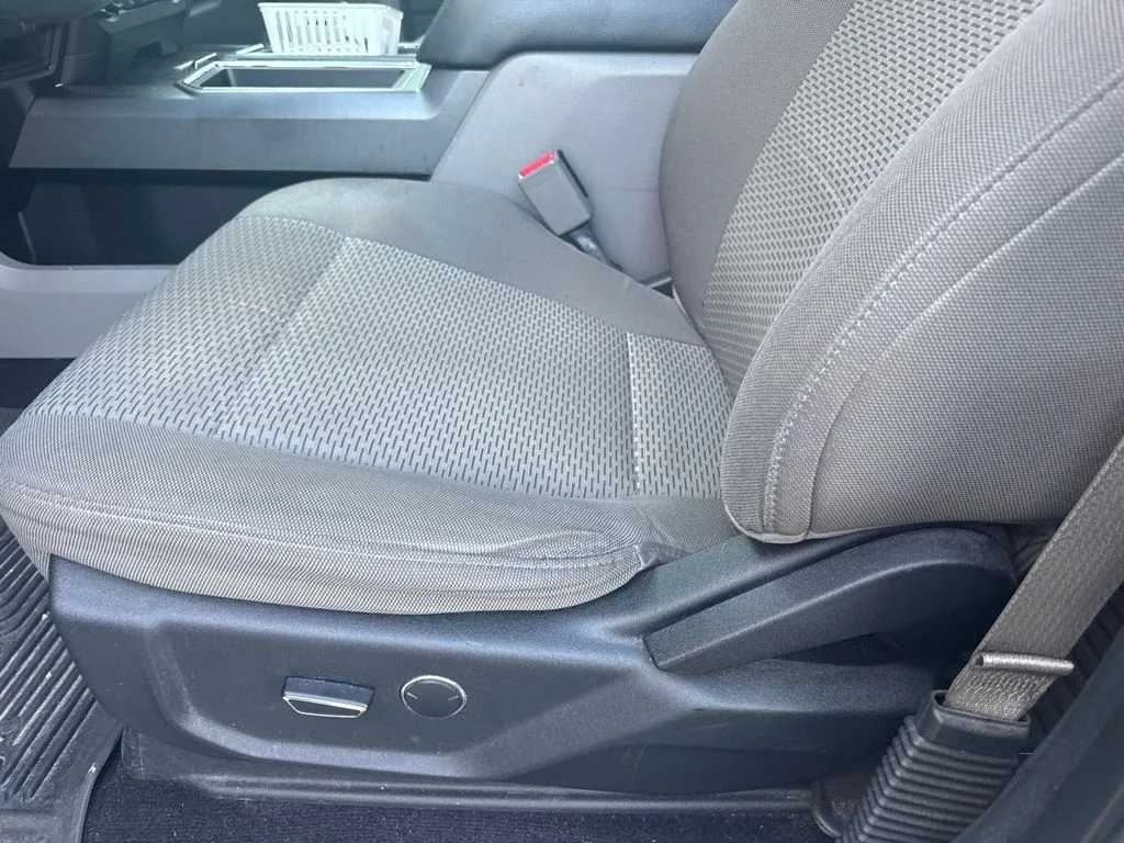Used 2017 Silver Ford XLT image 11