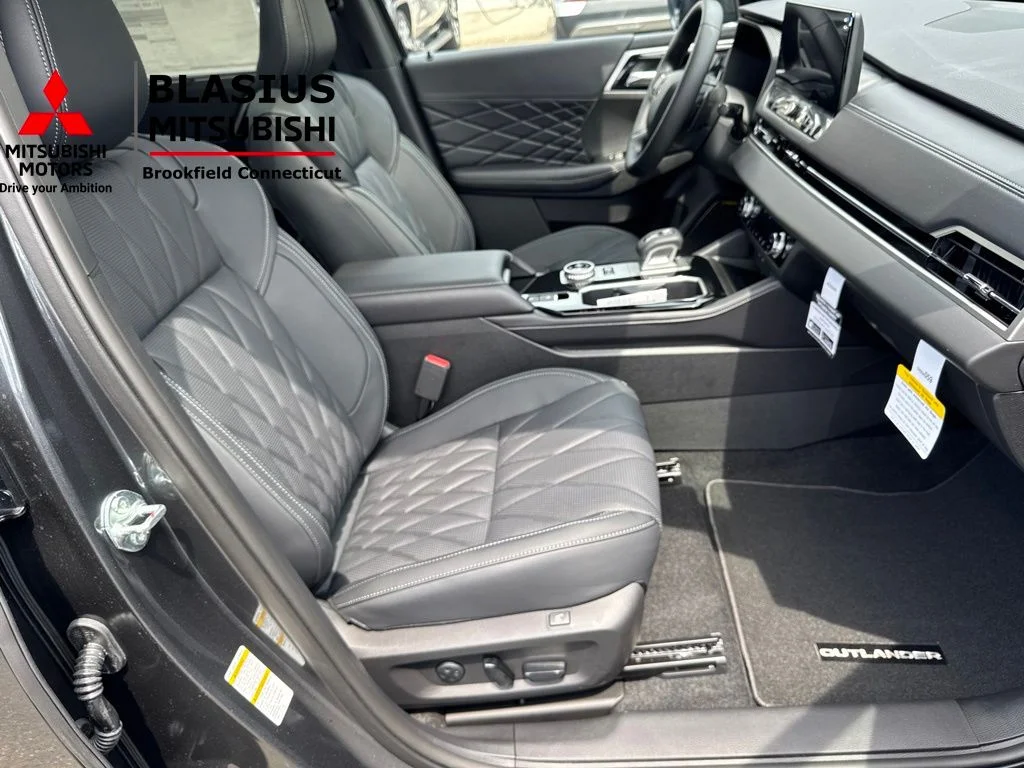 New 2026 Gray Mitsubishi SEL image 39