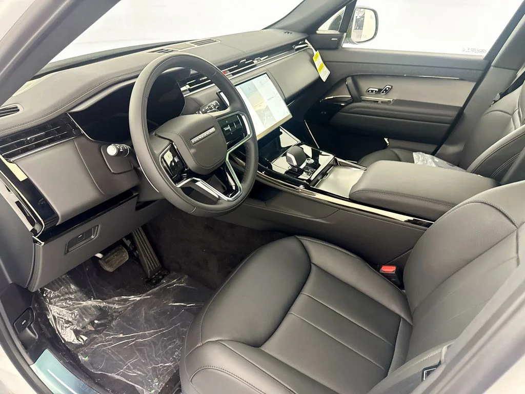 New 2026 Fuji White Land Rover SE image 9