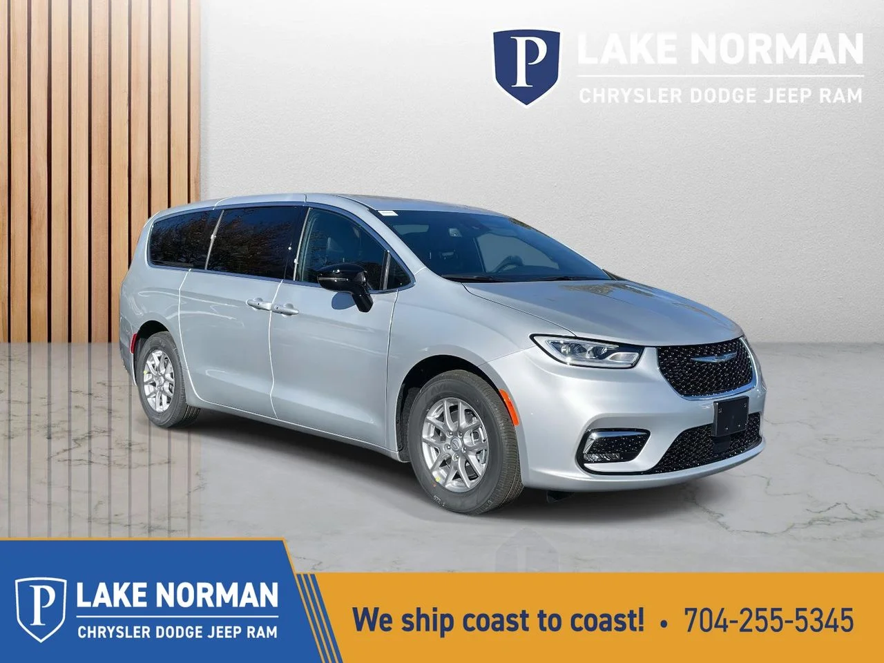 2026 Chrysler Pacifica Select's photo