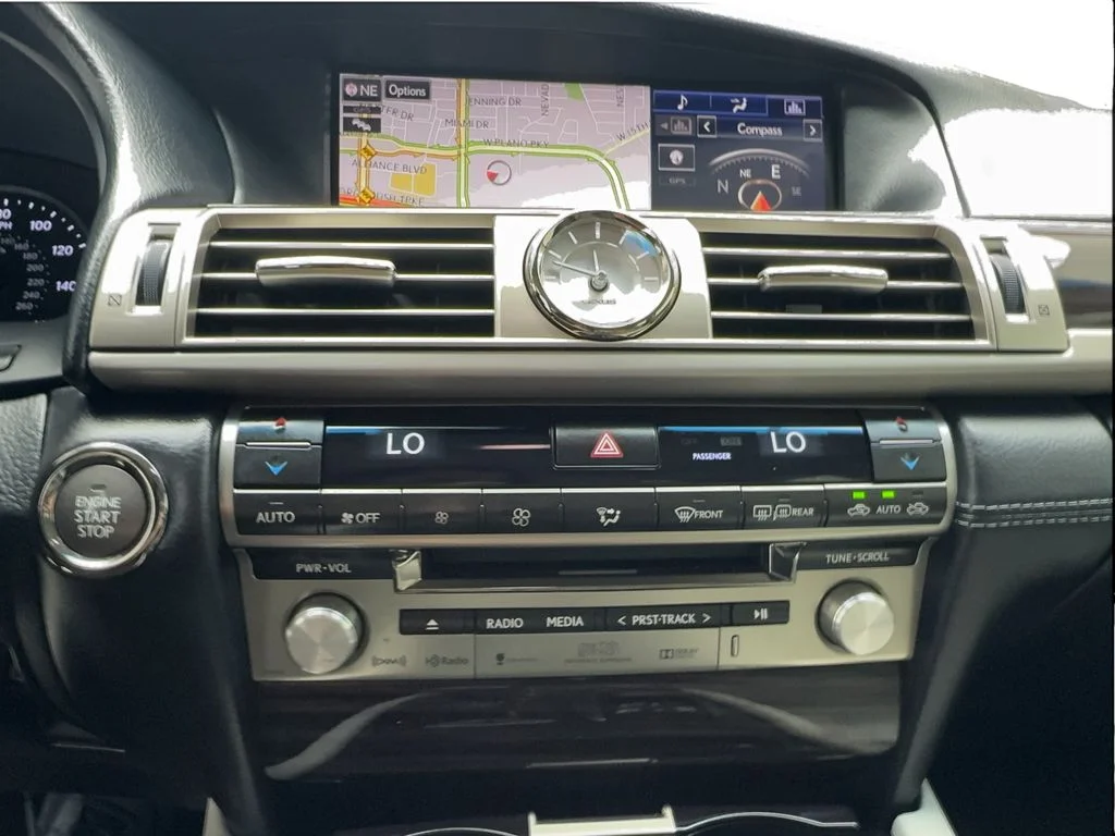 Used 2015 Black Lexus 460 image 49